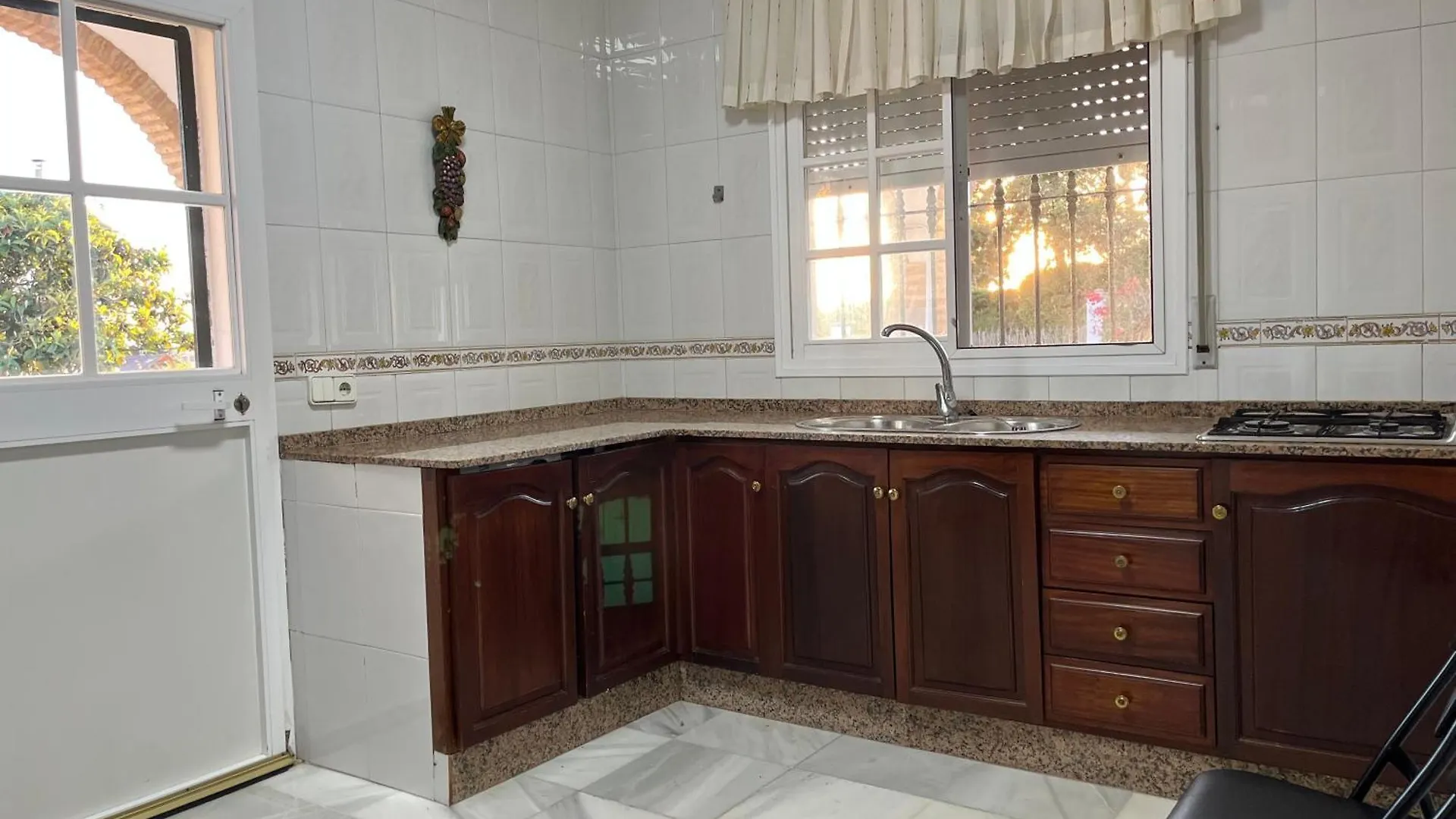 Chalet Playas De La Jara Con 4 Habitaciones En Sanlúcar de Barrameda 0*,  Spanyolország